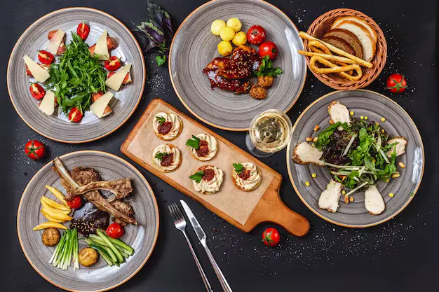 Experience the Ultimate Convenience of Ordering Fresh Food in Train with Rajbhog Khana