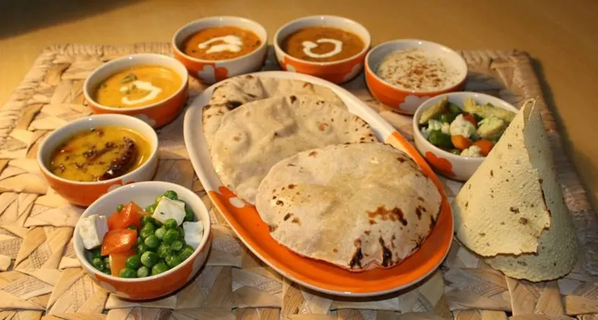 Enjoy Fresh Satvik Navratri Meals While Traveling in Train