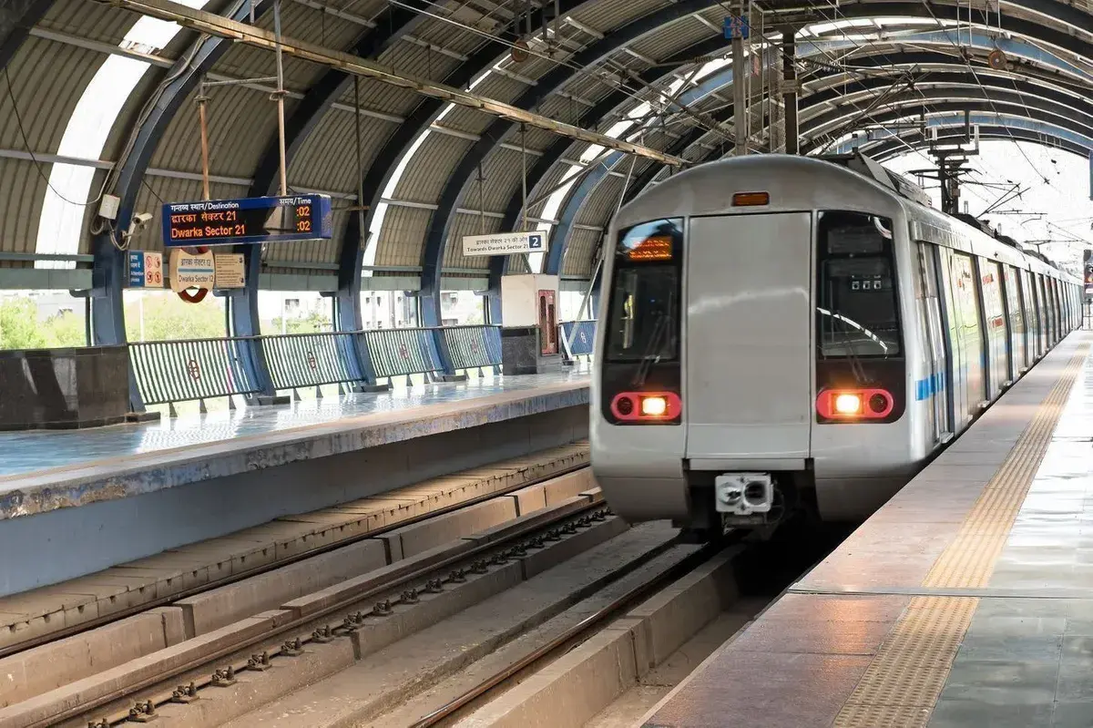 New Delhi Railway Station to Nearest Metro Connectivity: Routes, Timings & Distance
